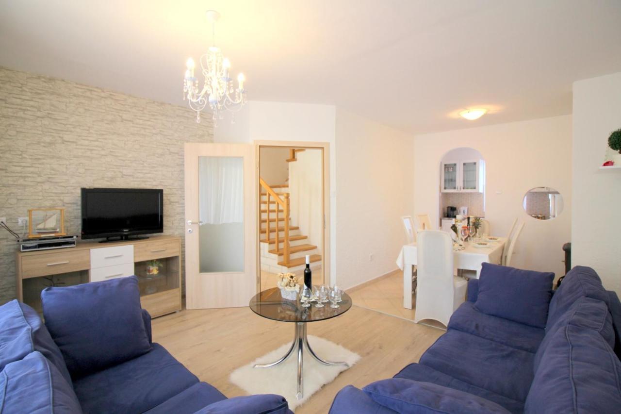 House Anamaria Vikendica *